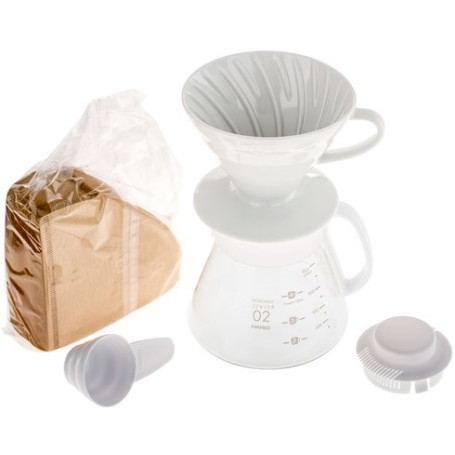 Hario V60 Dripper & Pot set 02 – bílý keramický dripper a skleněný server 600 ml, pohled zepředu
