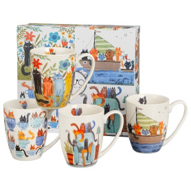 Set 4 hrnků Kočičí svět 2 s novými motivy před dárkovou krabičkou v pozadí.